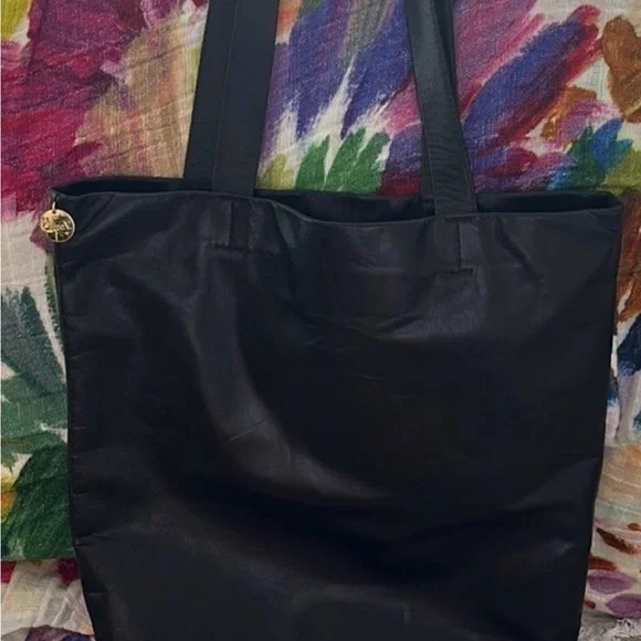 Clare V - Really good condition black leather tote. - Picture 3 of 8
